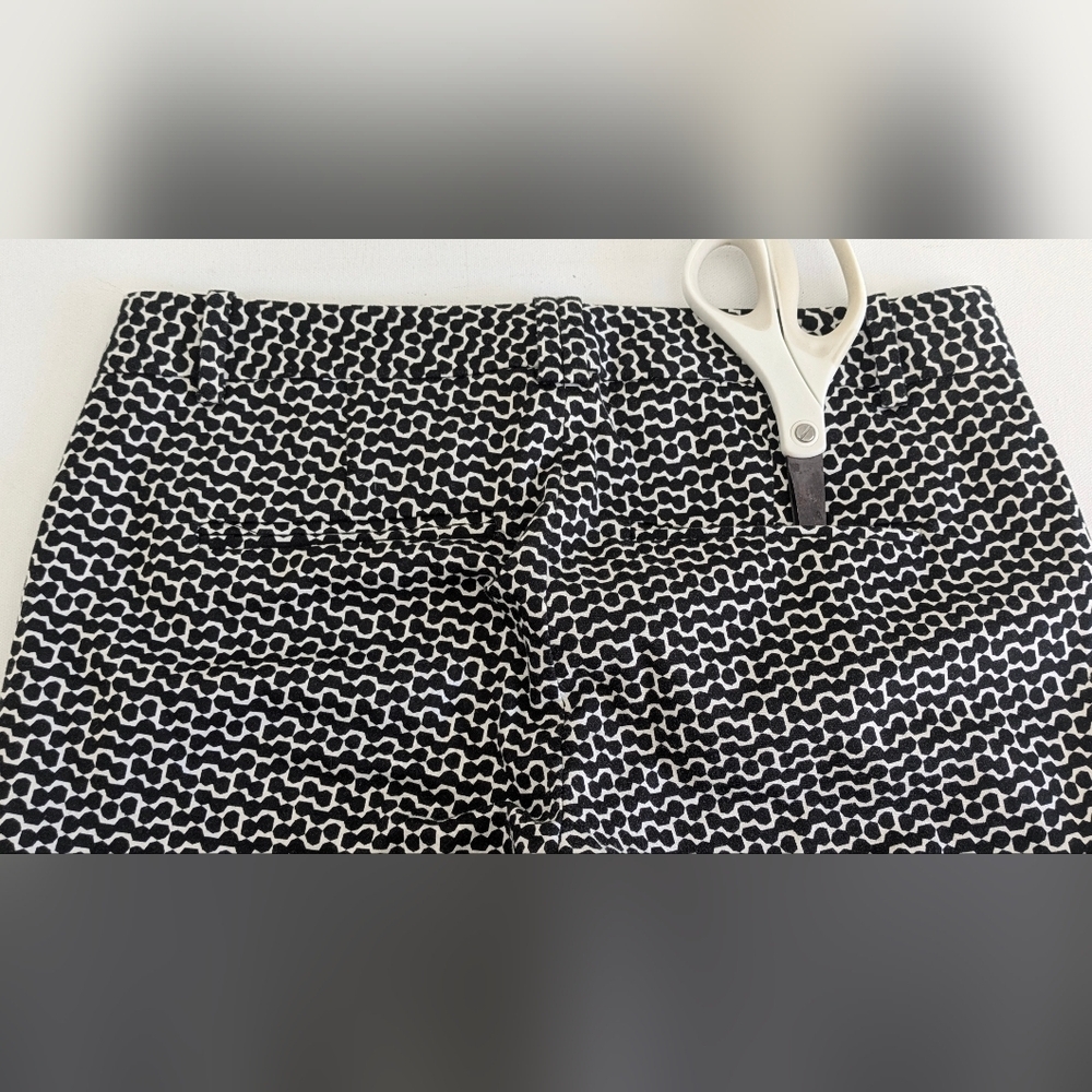 Calvin Klein EUC Stretchy Pants Women’s Sz 0 Black and White Geometric Slacks - Picture 5 of 11
